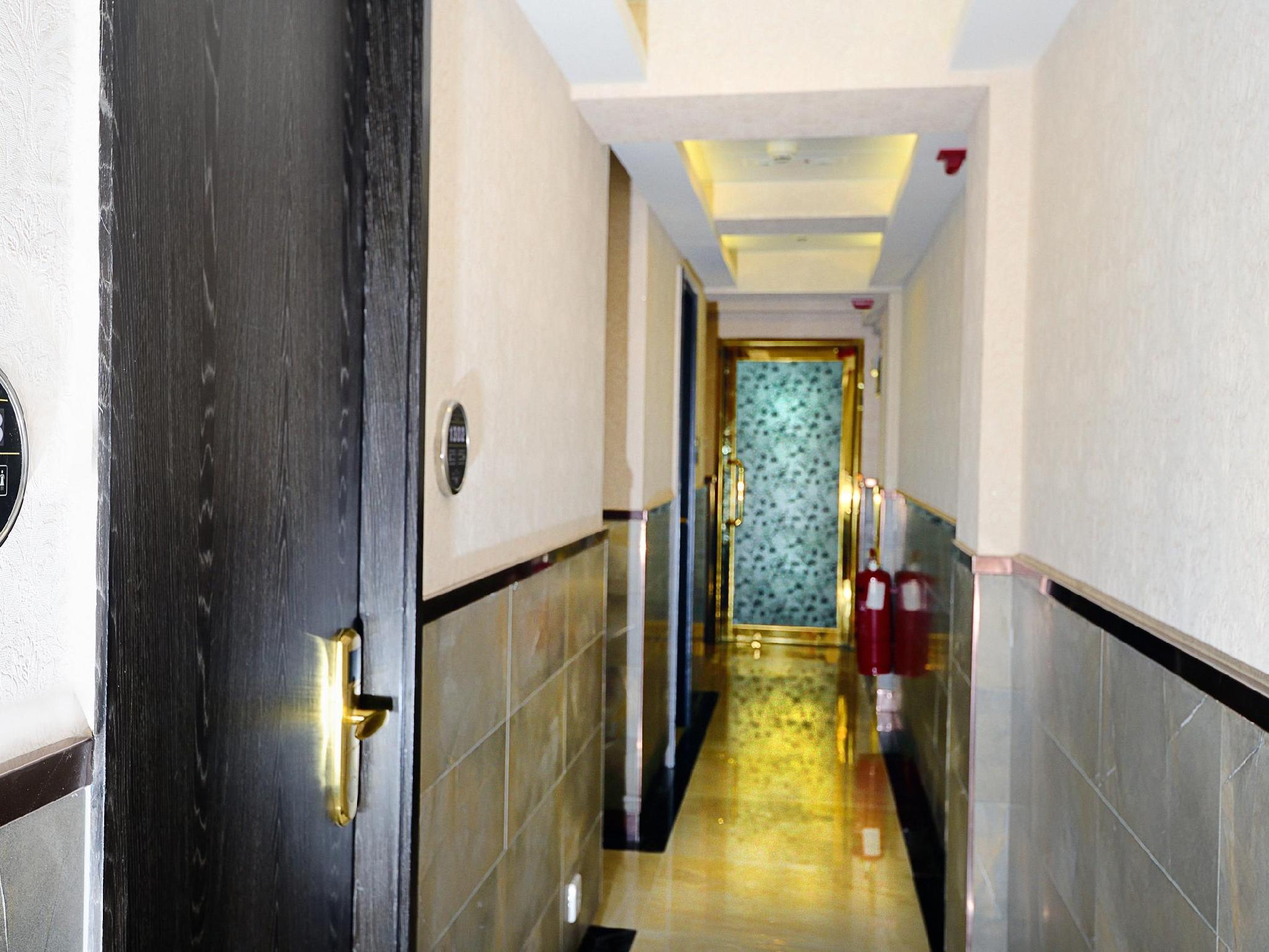 Celltronik Hotel 3/27