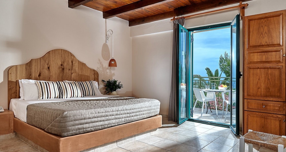 1 Bedroom, Superior, Apartment, Queen and Twin Beds