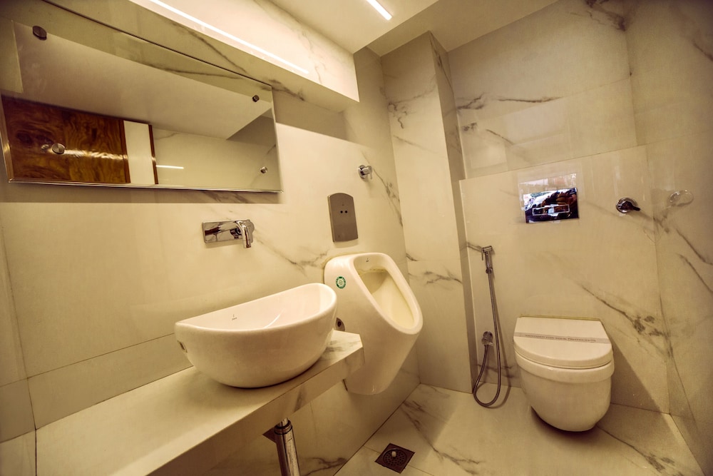 HOTEL GK PALACE 24/25