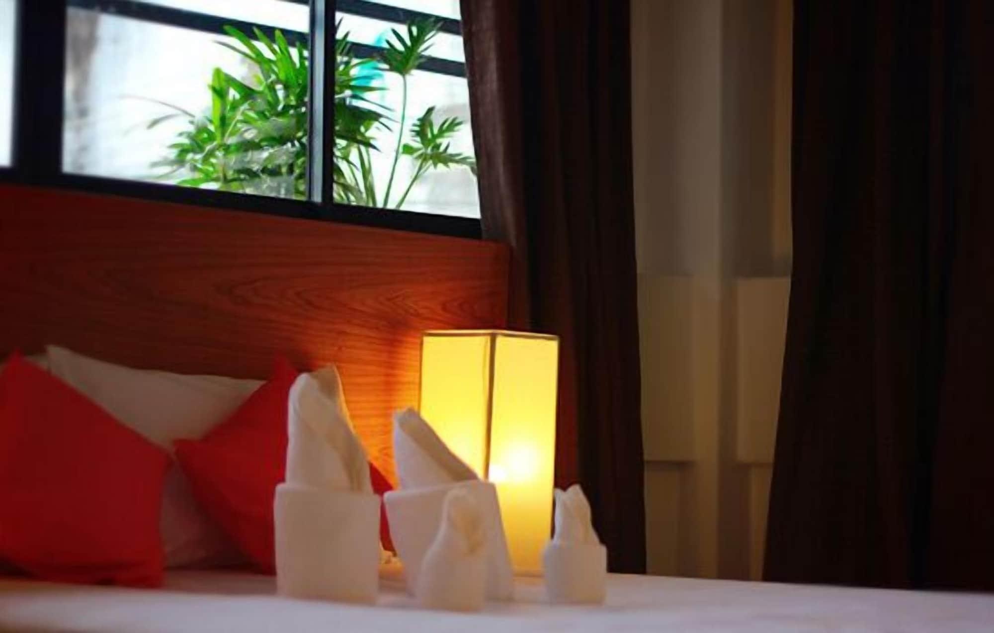 I Room Hotel 12/20