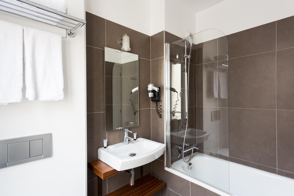 Le 20 Prieure Hotel 7/57