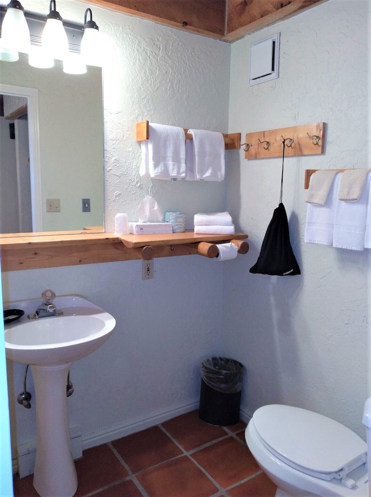 The Boulder Creek Lodge 20/64
