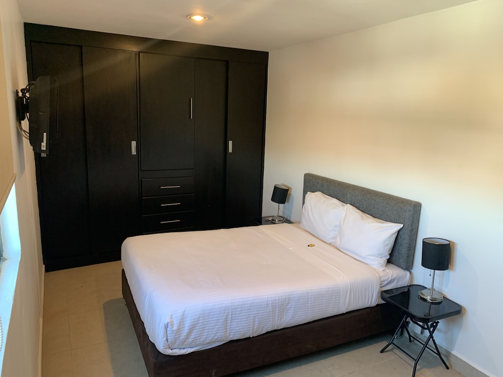 2 BEDROOMS, EXCLUSIVE, STUDIO, SUITE