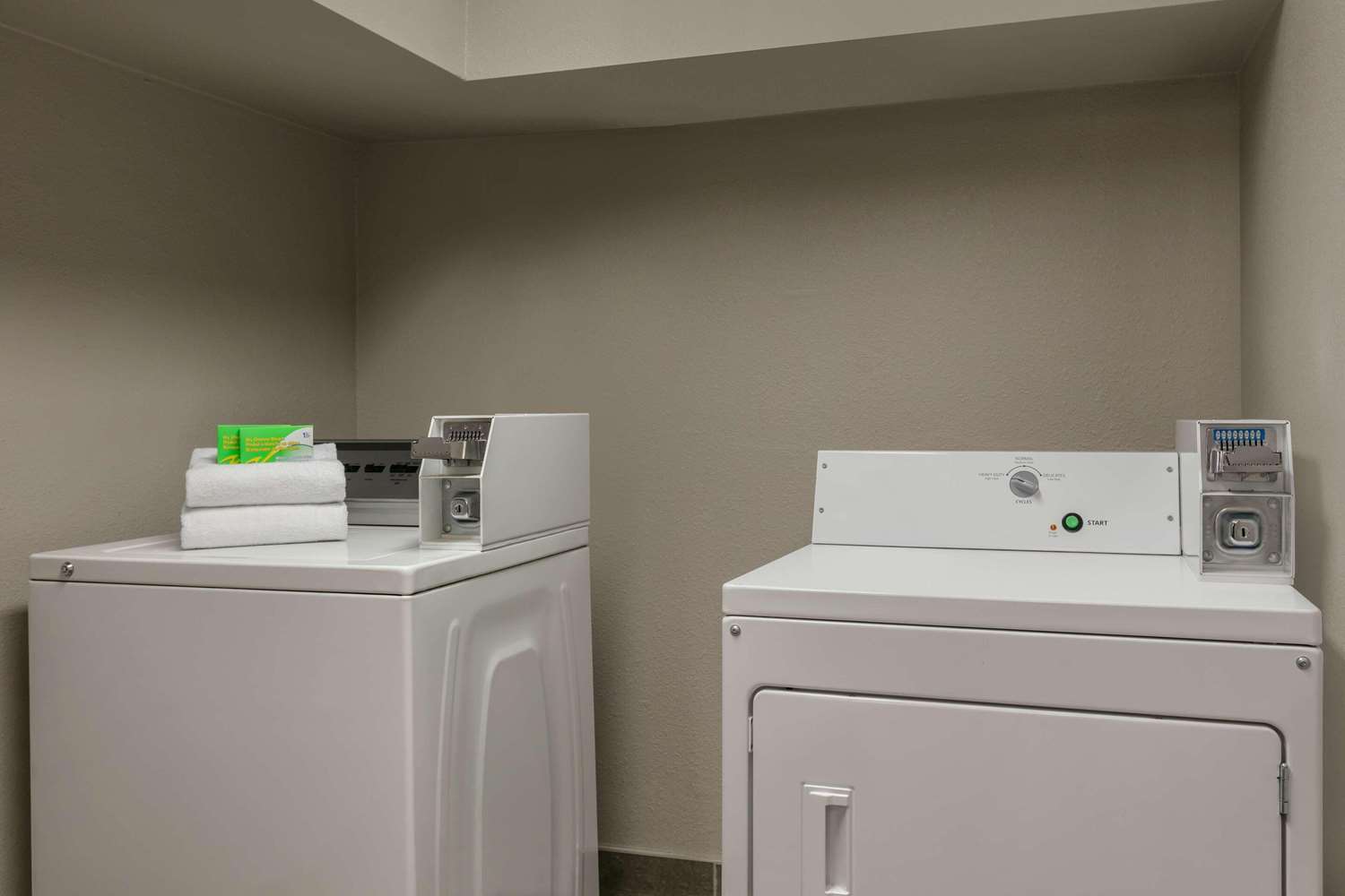 Country Inn & Suites by Radisson, Roanoke Rapids, NC 11/14