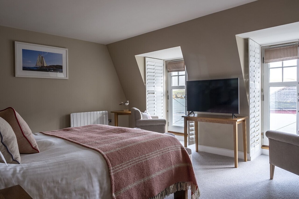 South Sands Hotel 6/50