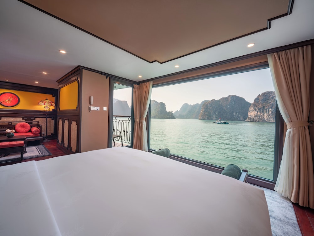 Indochine Cruise Lan Ha Bay 13/50