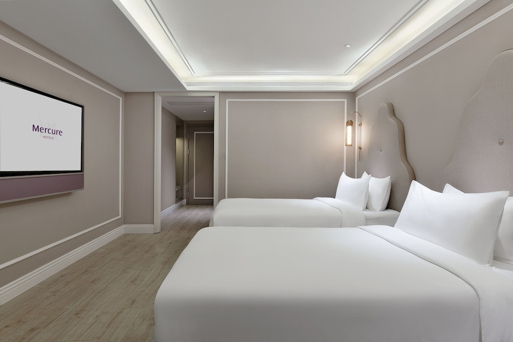 DELUXE, TWIN BEDS