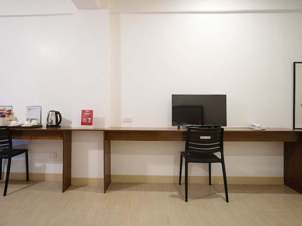 OYO 150 Davao Airport View Hotel 30/43