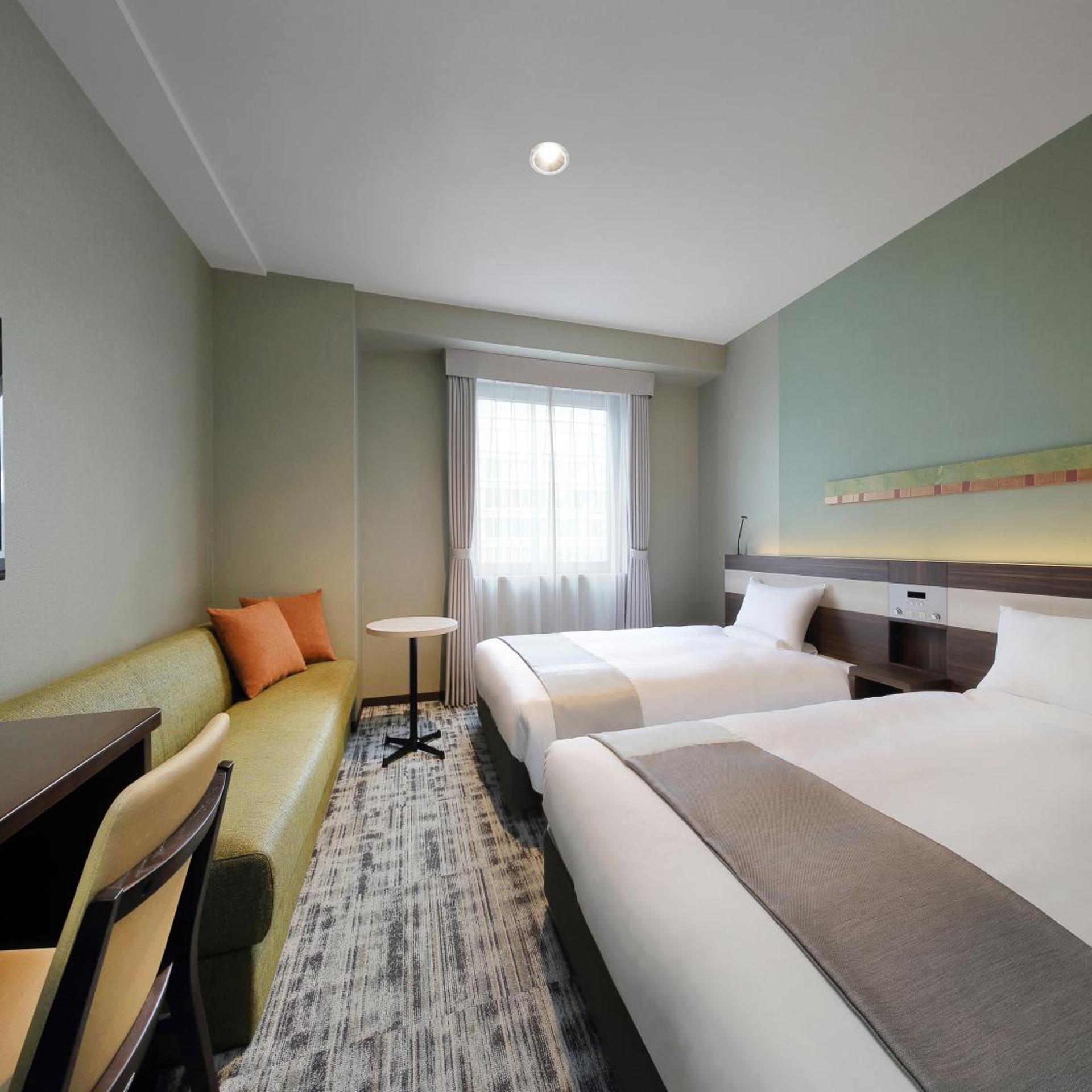 DELUXE, TWIN BEDS