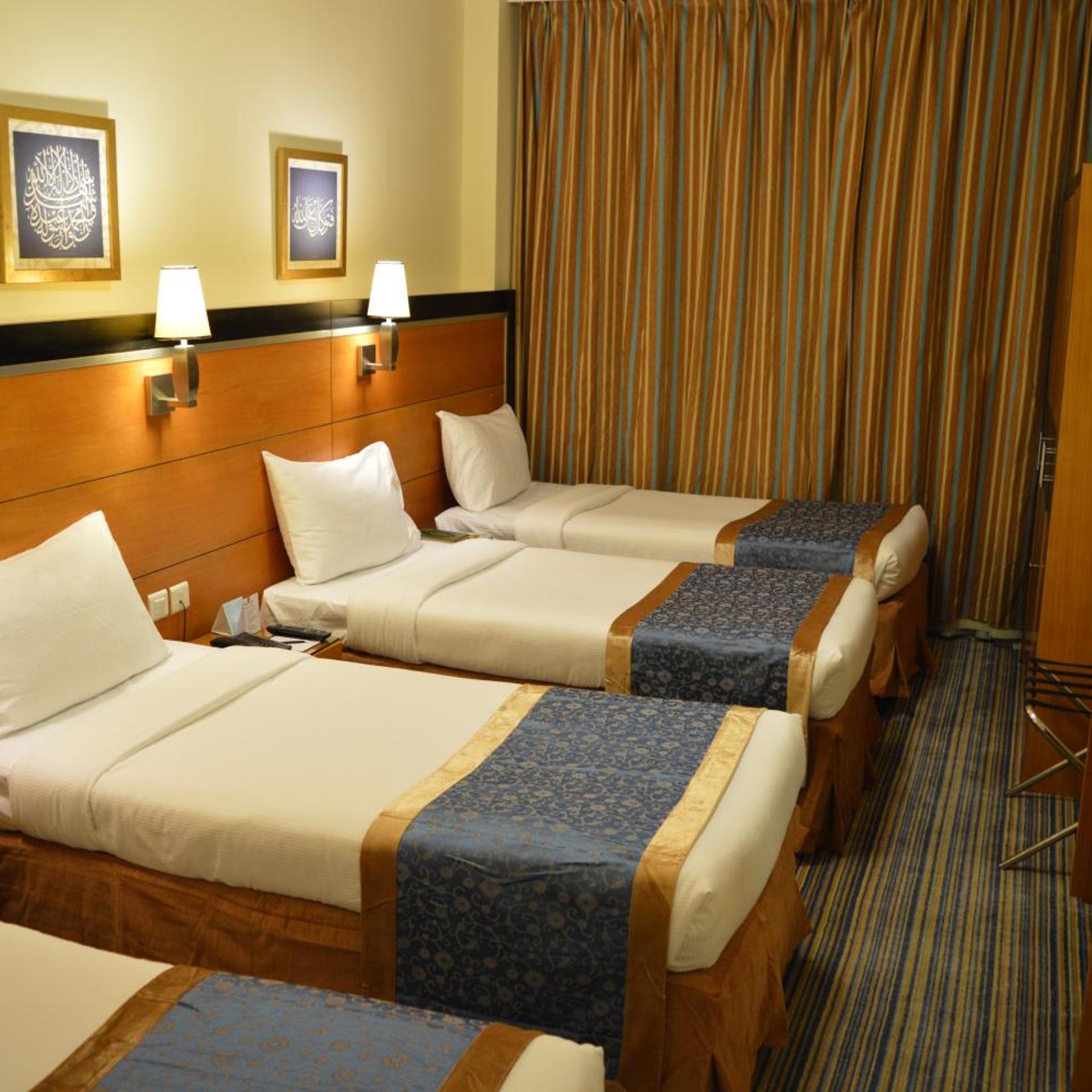 QUAD ROOM