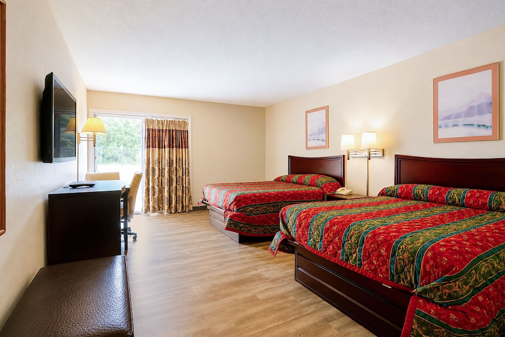 Hometown Inn Staunton VA near Hwy 11 23/50