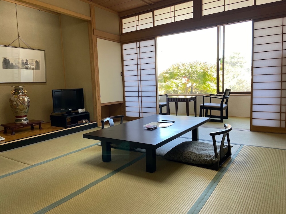 Japanese Inn "Iwaso" 24/43