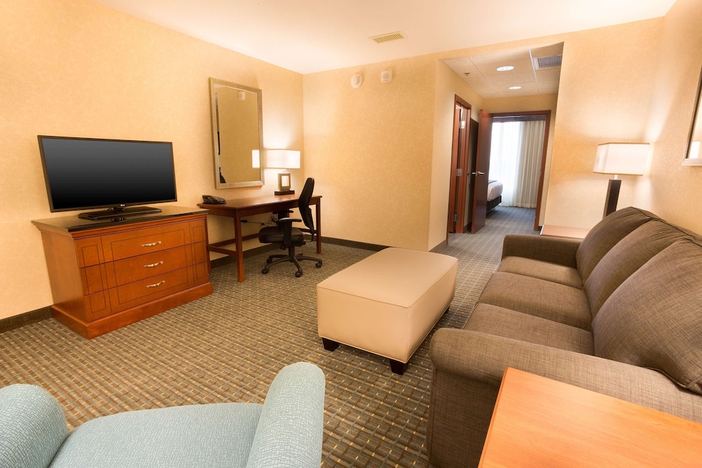 Drury Inn & Suites St Louis Brentwood 32/50