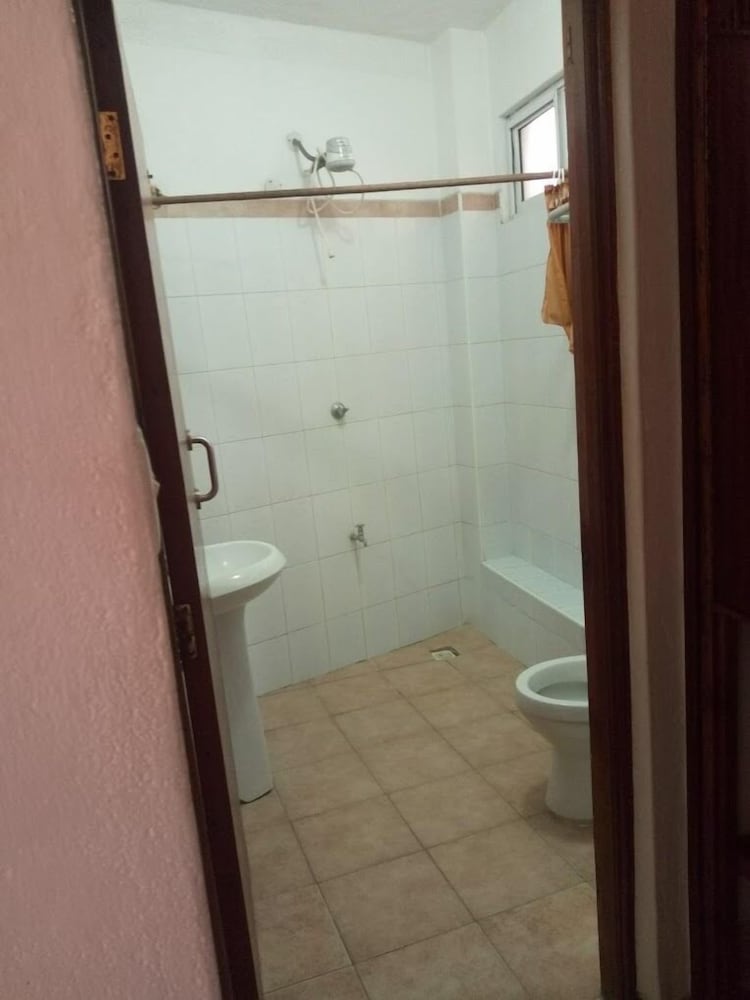 Bridge Hotel Mombasa 39/41