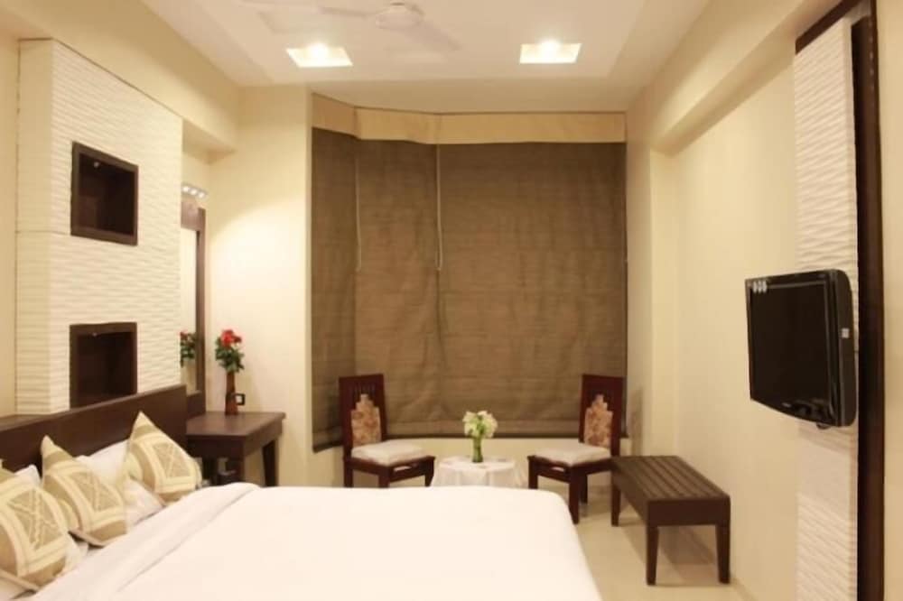 Hotel Shree Narayana 12/28