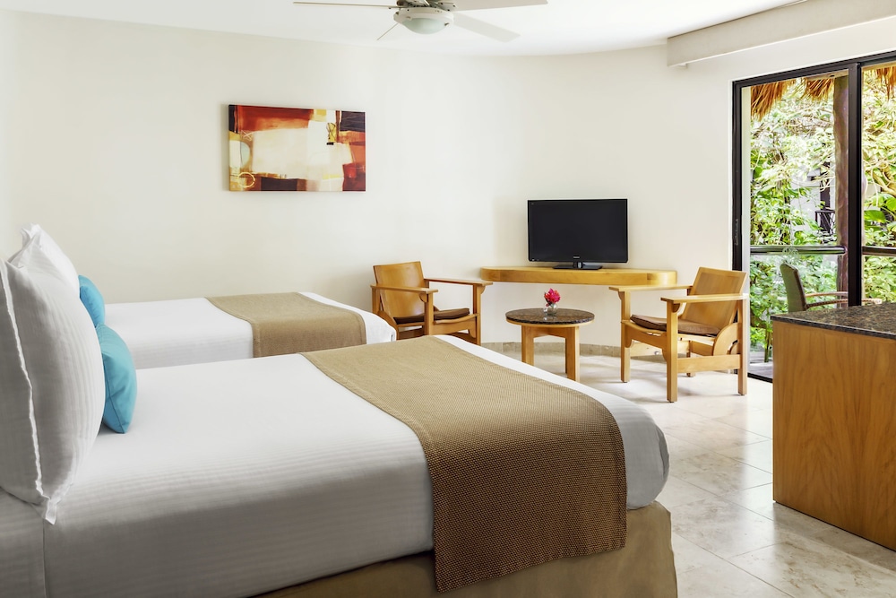 The Reef Playacar Resort and Spa Optional All Inclusive 26/50