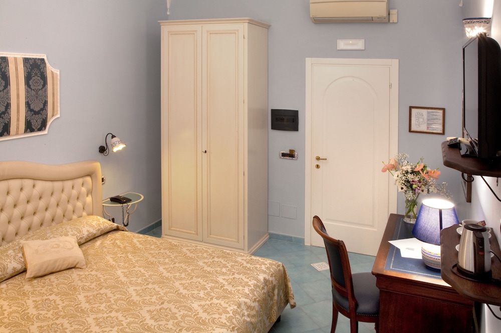 JUNIOR SUITE, STUDIO