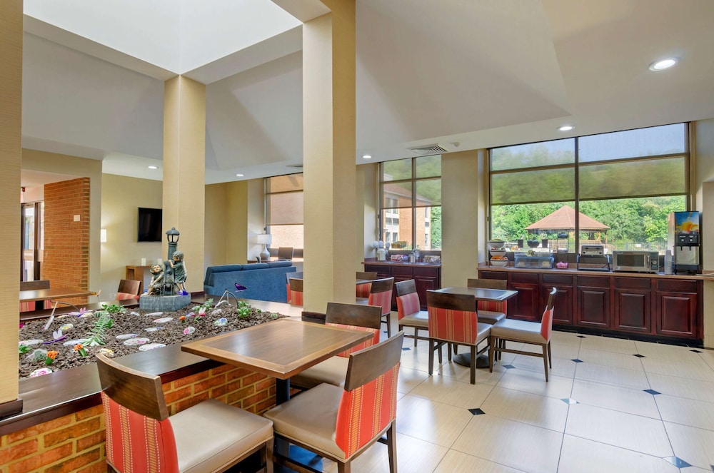 Comfort Inn Bluefield, VA 27/39