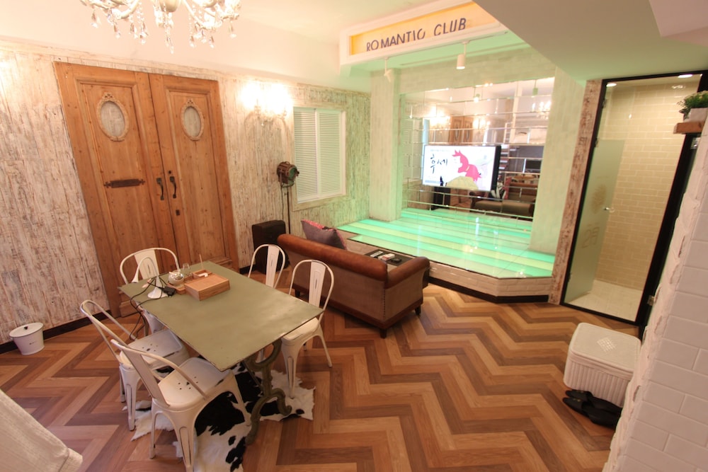 February Hotel Hwanggeum 56/93
