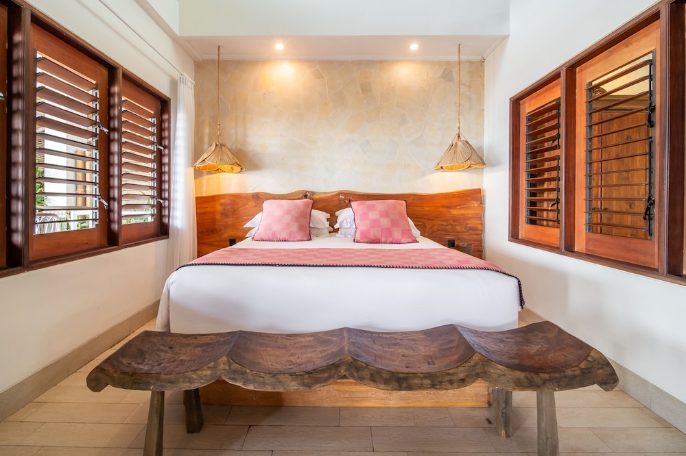 Bombora Medewi Wavelodge 25/66