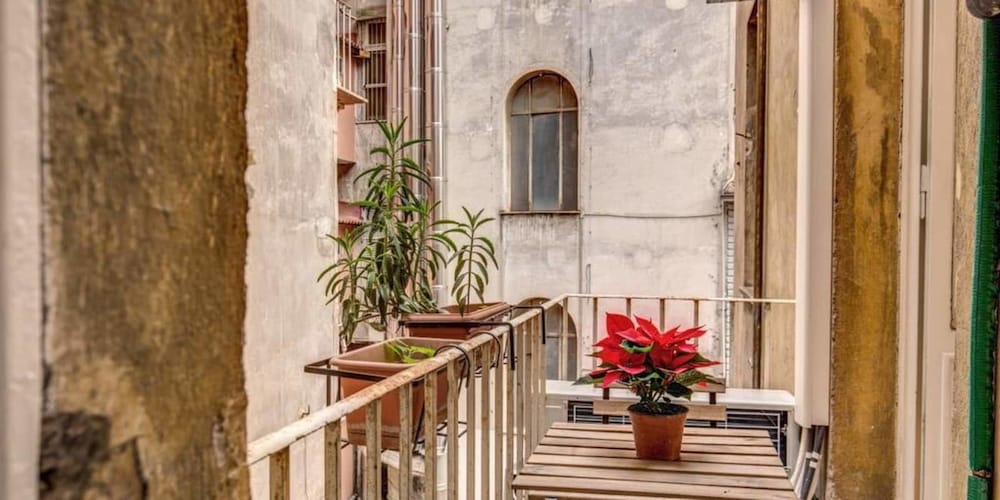 Monti Coliseum 3 bedroom 2nd floor 6/40