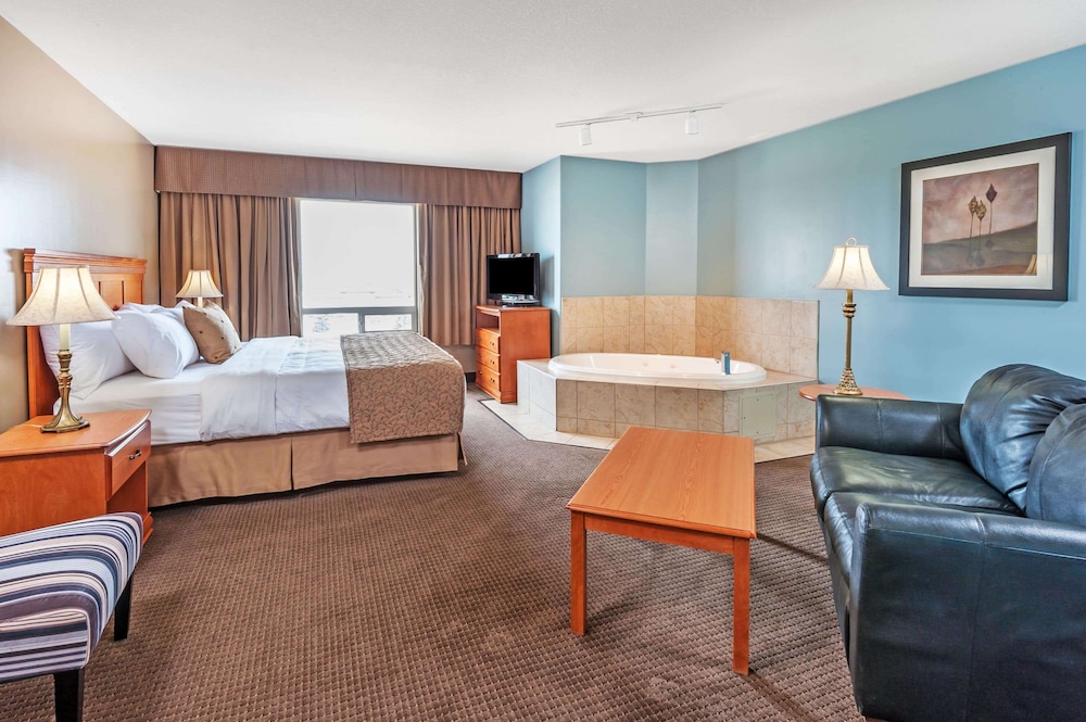 Super 8 by Wyndham Edmonton South 38/45