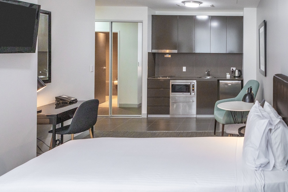 Holiday Inn & Suites Sydney Bondi Junction 12/49