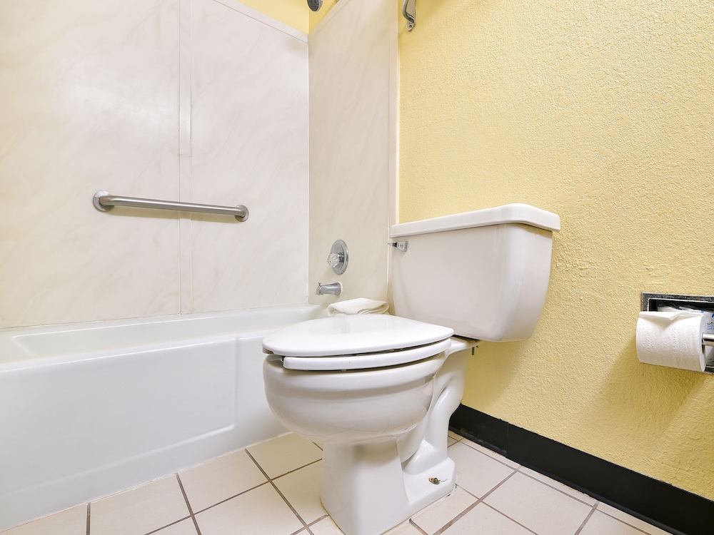 Travelodge by Wyndham Enid 39/40