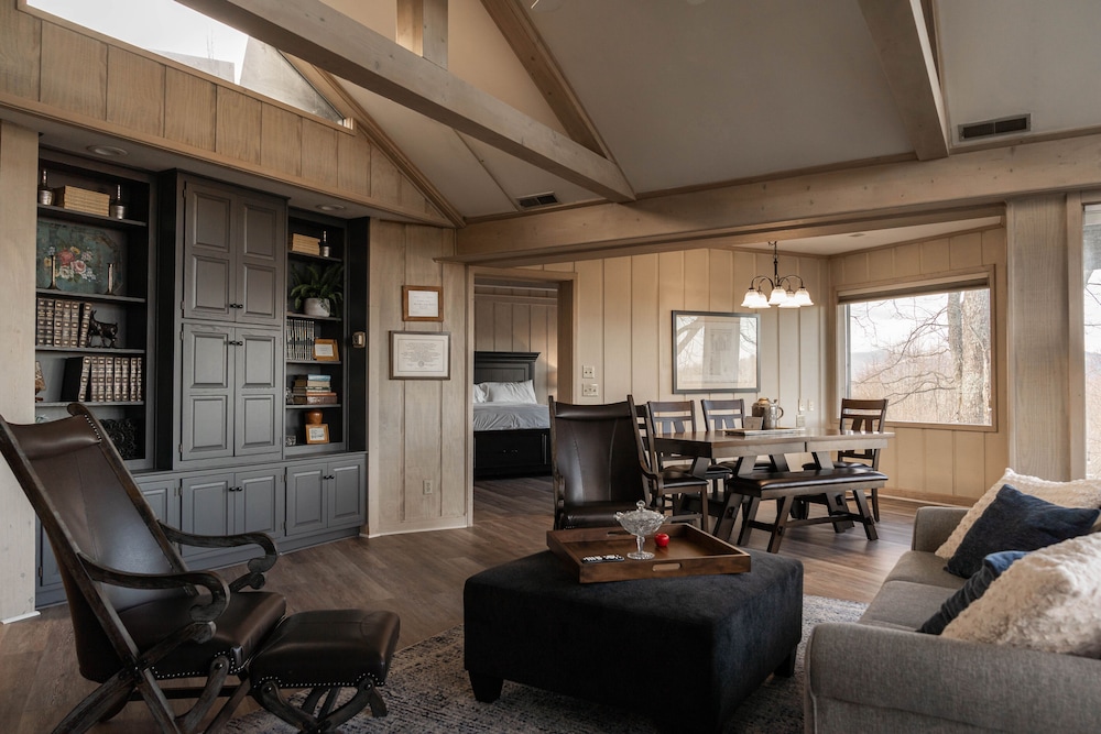 The Inn at Crestwood 47/65