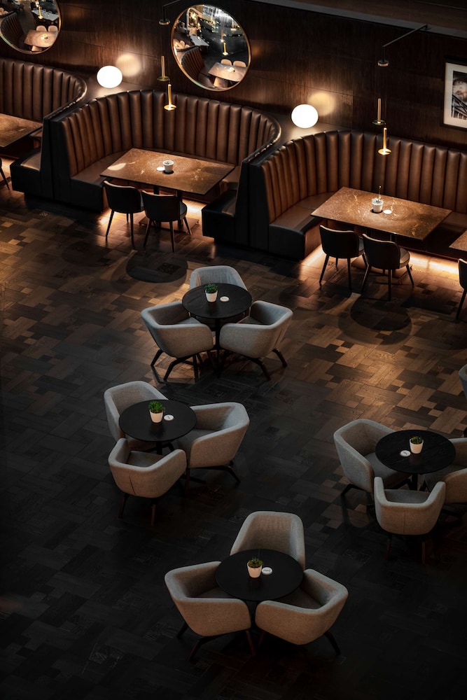 Radisson Blu Hotel London Stansted Airport 64/68