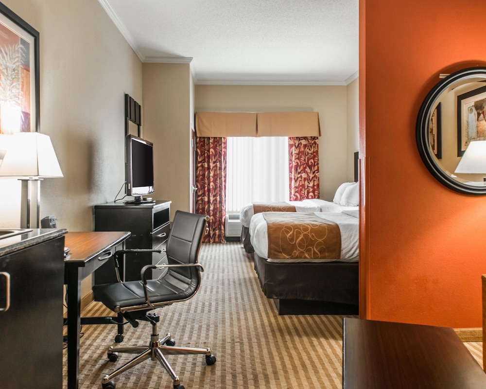 Comfort Suites Panama City Near Tyndall AFB 39/43