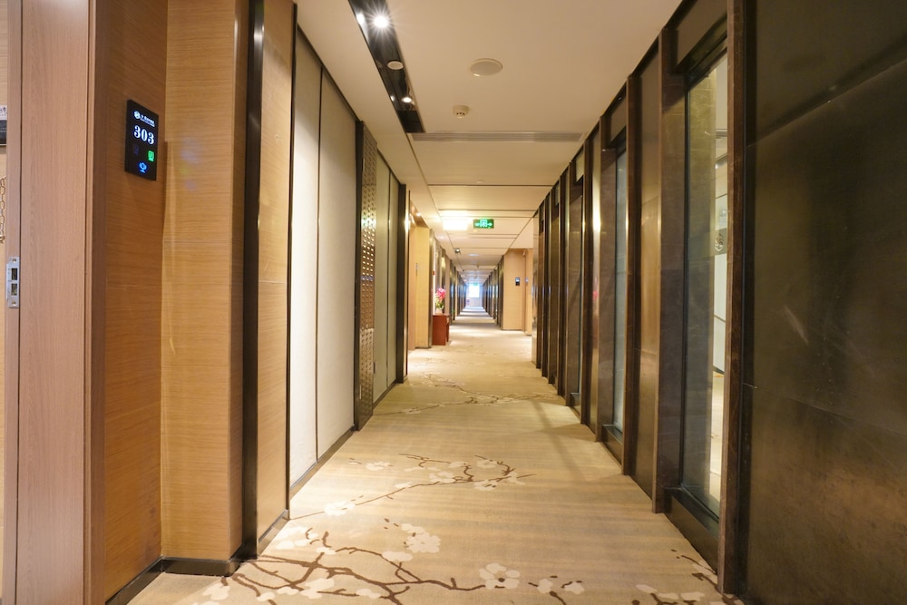 Baiyun City Hotel 27/42