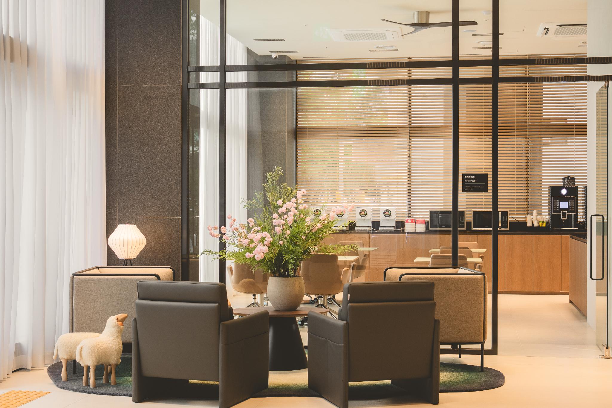 Crystal Residence Hotel 35/50