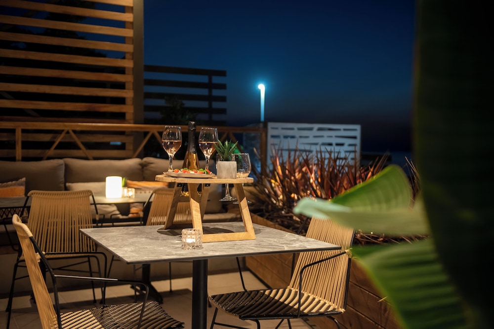 Ostria Sea Side Hotel 29/43