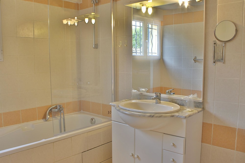 Hotel Les Lavandes 32/39