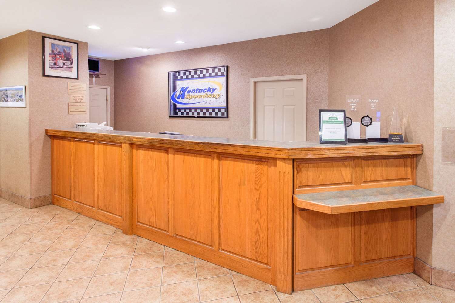 Ramada by Wyndham Sparta/At Speedway 6/33