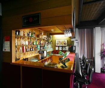 MIDTOWN MOTOR INN 40/52