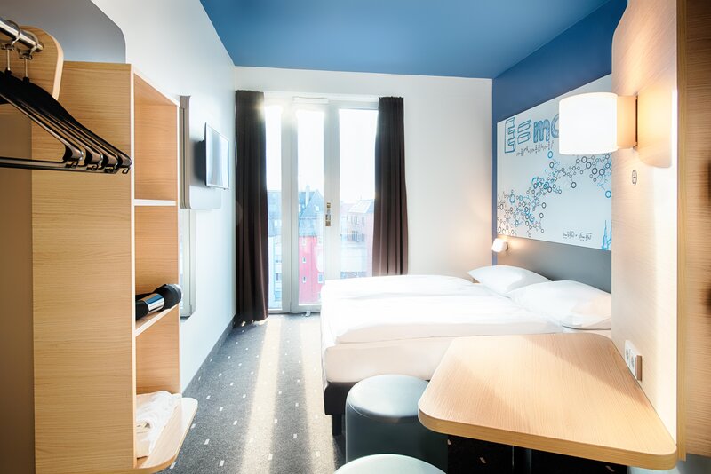 Room, Single, Double Bed
