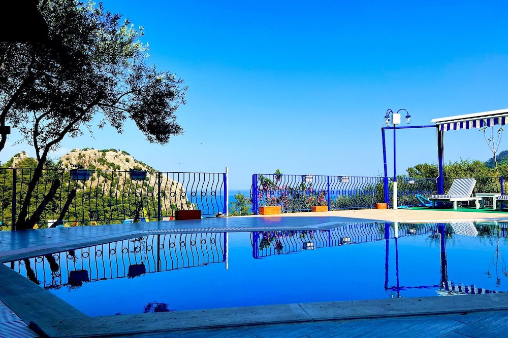 LAVANTA HOTEL TURUNC 3/73