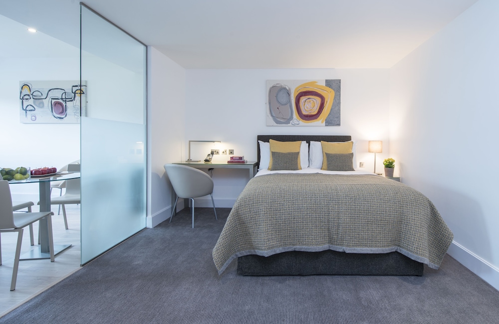 The Rosebery 19/41