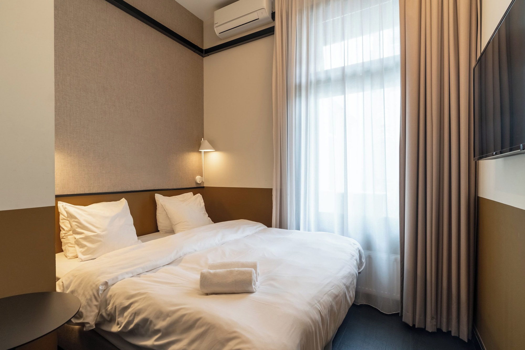 1 BEDROOM, APARTMENT