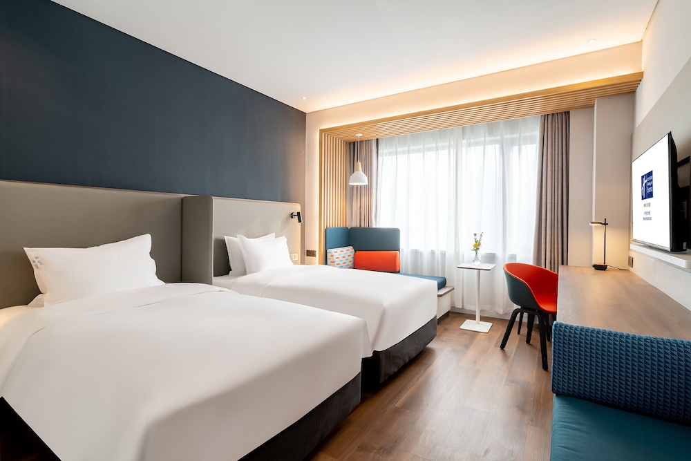 Specialty, Single Bed