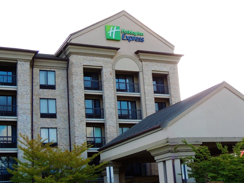 Holiday Inn Express Boone 5/77
