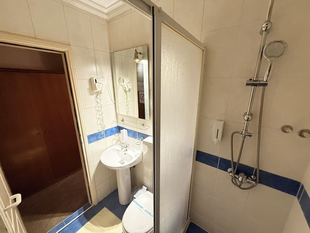 Garni Hotel Lav 48/50