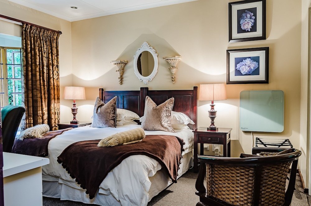 1 BEDROOM, DELUXE, DOUBLE OR TWIN BED