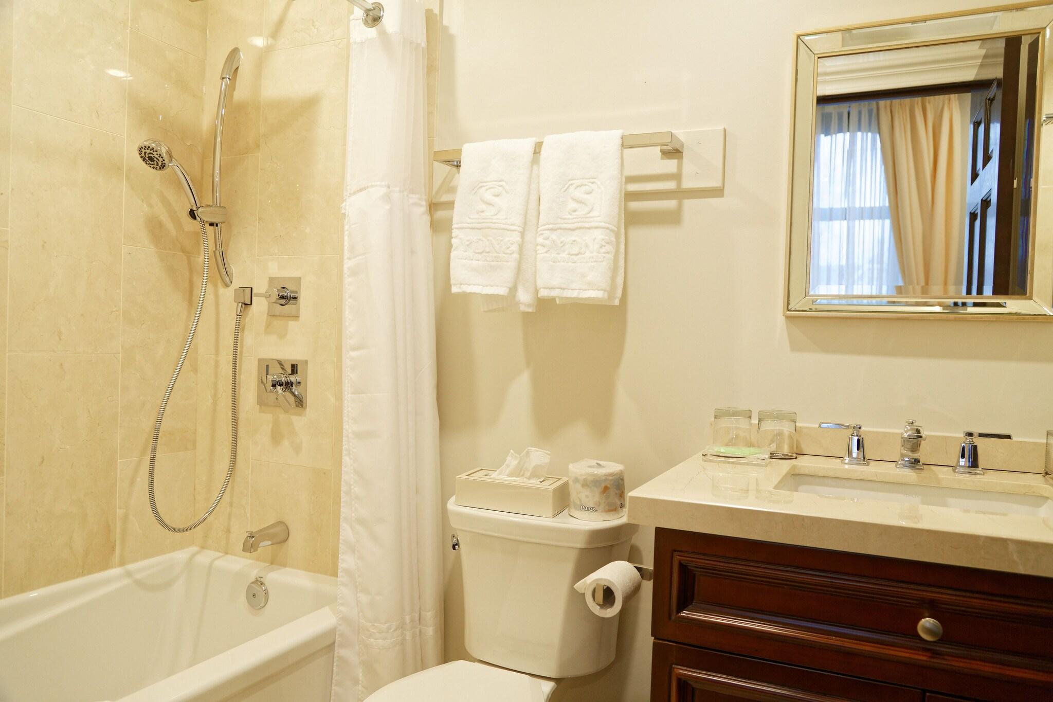جناح بسرير كوين، The Sydney Boutique Inn 2/2