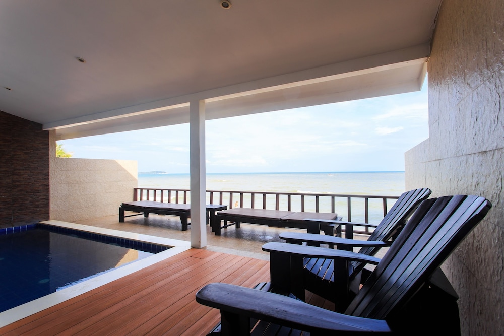 Chaweng Cove Beach Resort 38/72