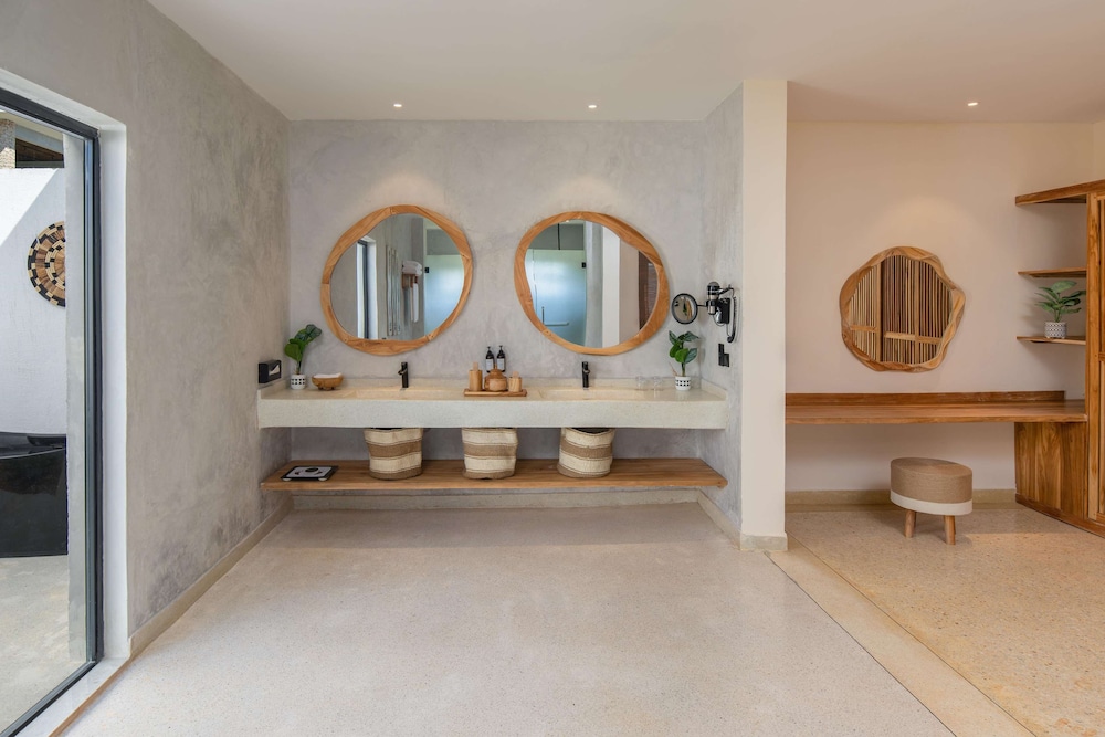 Kwanza Resort by Sunrise 33/60