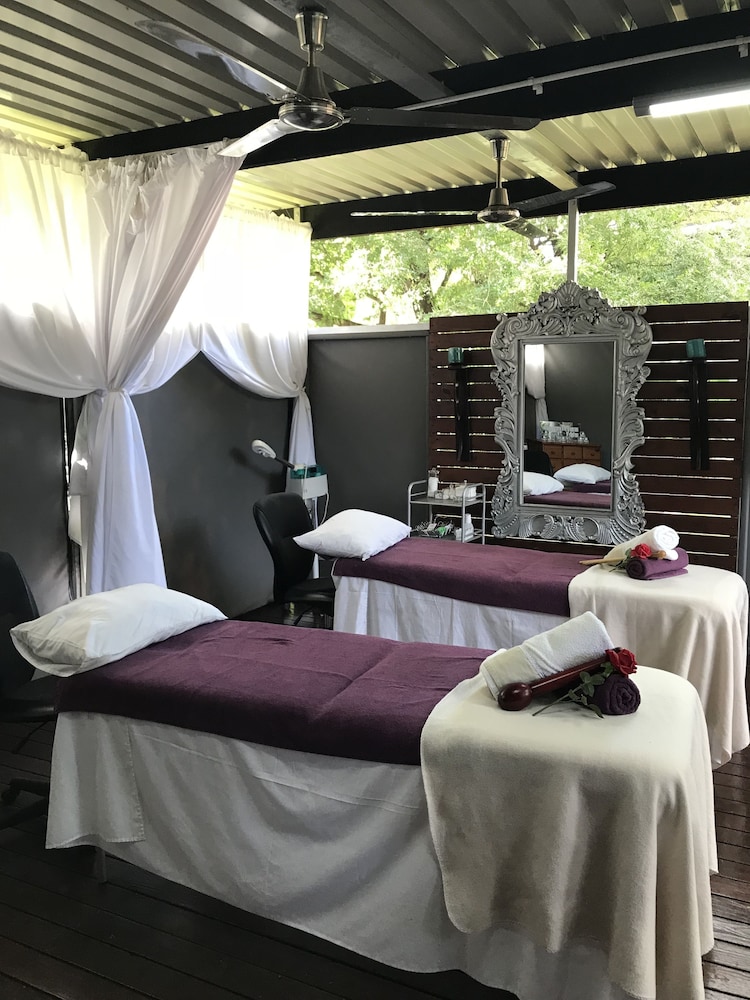 Ecolux Boutique Hotel 17/50