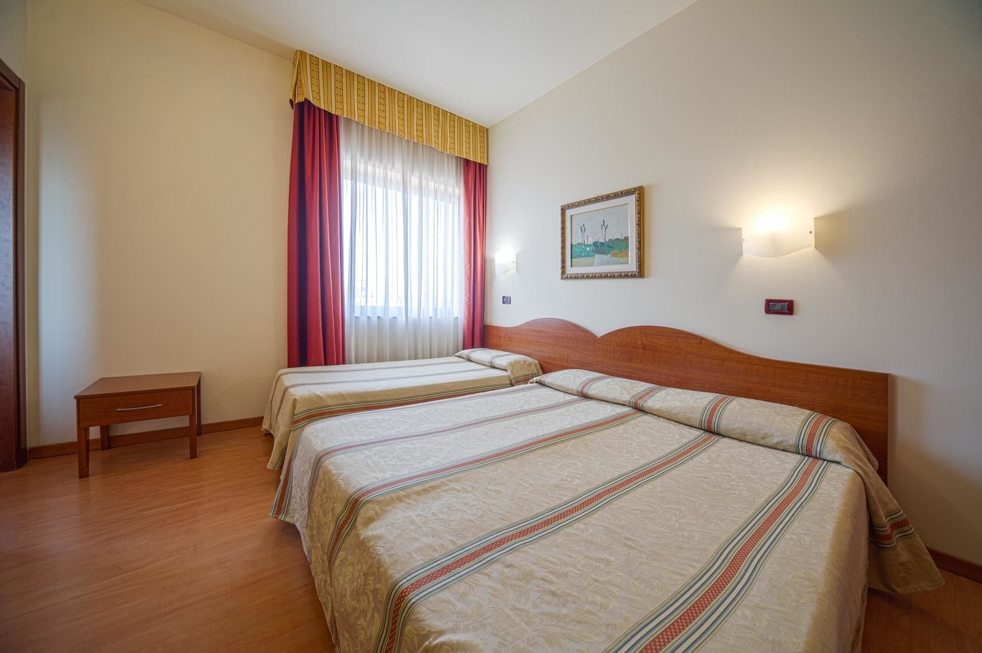 1 BEDROOM, TRIPLE